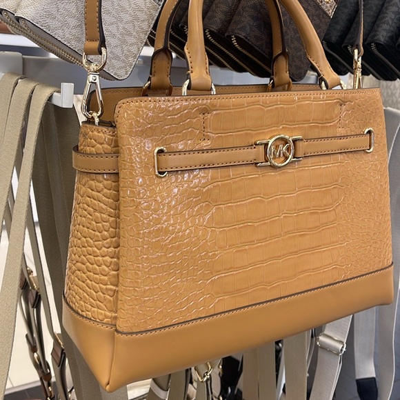 MICHAEL KORS
Reed Large Leather Belted Satchel Crossbody Handbag
Deer Crocodile - Picture 5 of 16